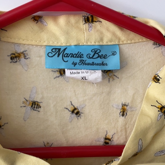 Adorable fitted sleeveless cotton bee bow top - Picture 2 of 4